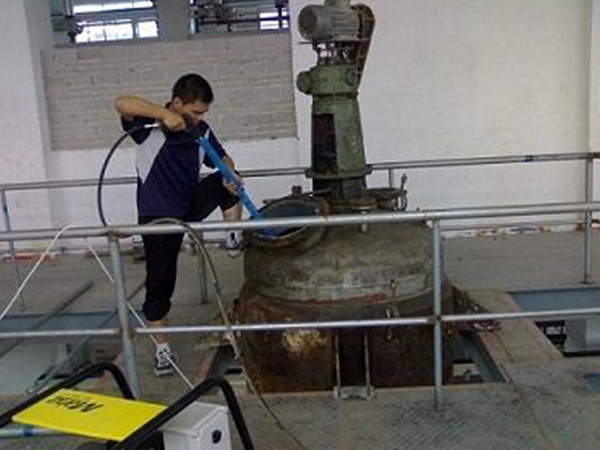 全自动反应釜清洗设备