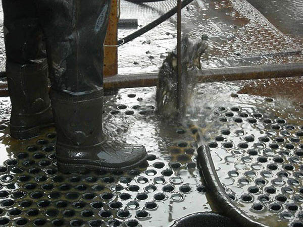 化工厂换热器高压清洗机使用现场